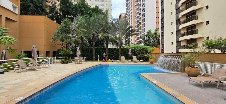 International Plaza Essence