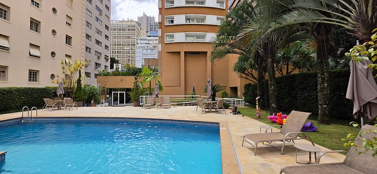 International Plaza Essence