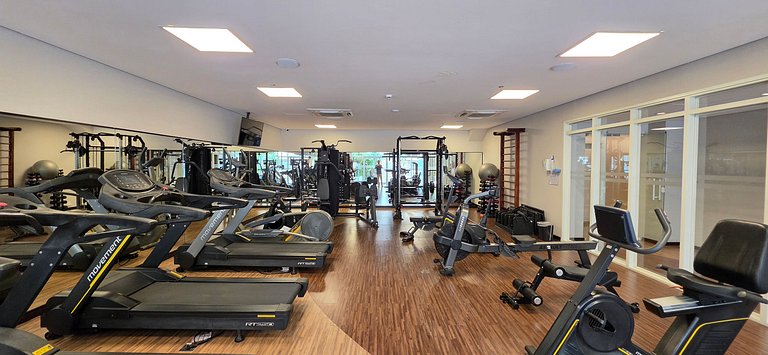 International Plaza Essence