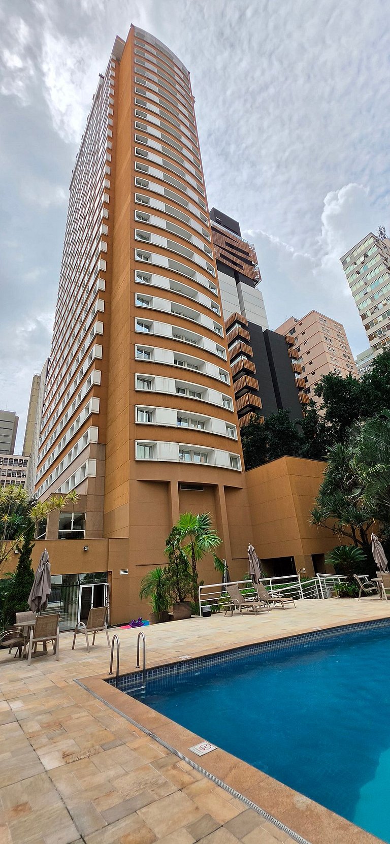 International Plaza Essence