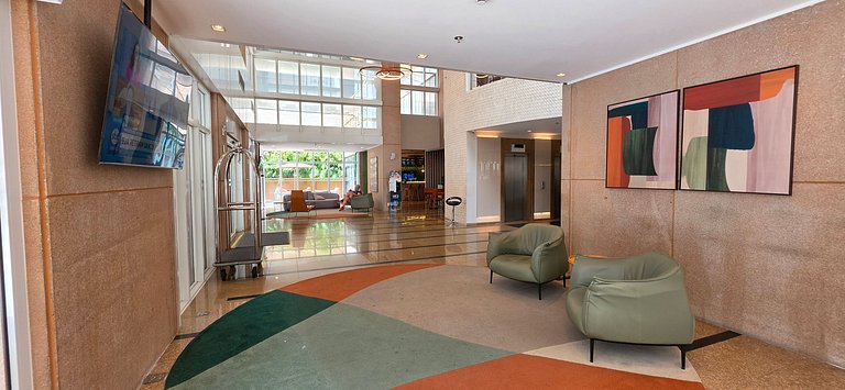 International Plaza Essence