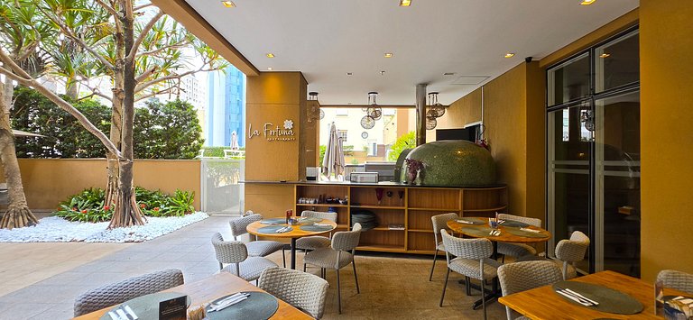 International Plaza Essence