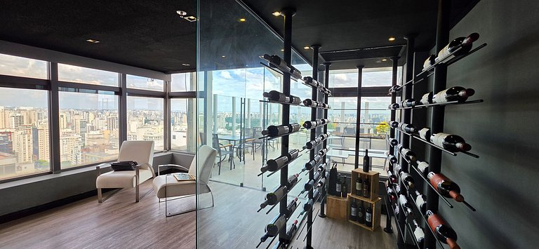 International Plaza Essence