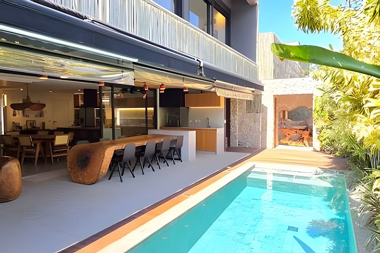 Camburi Decorada em Condomínio Pé na Areia