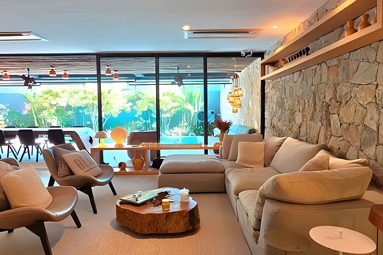 Camburi Decorada em Condomínio Pé na Areia