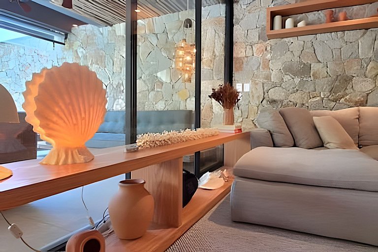 Camburi Decorada em Condomínio Pé na Areia