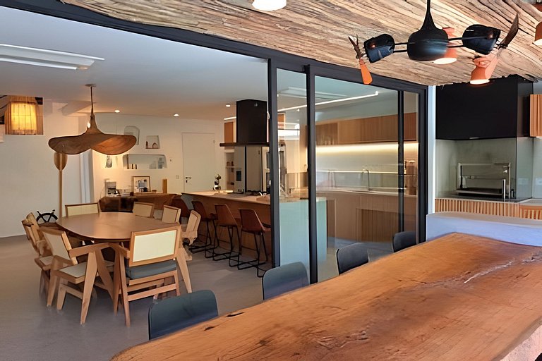 Camburi Decorada em Condomínio Pé na Areia