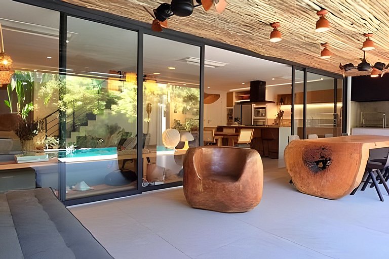 Camburi Decorada em Condomínio Pé na Areia