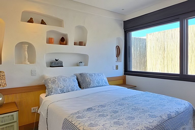 Camburi Decorada em Condomínio Pé na Areia