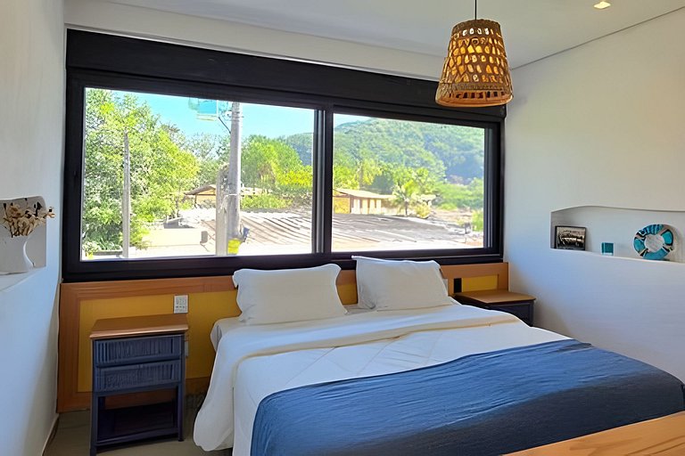 Camburi Decorada em Condomínio Pé na Areia