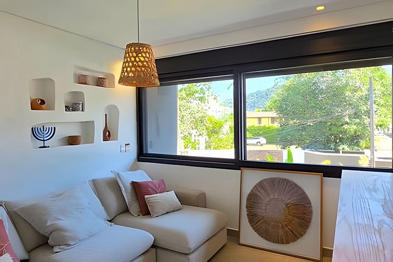 Camburi Decorada em Condomínio Pé na Areia