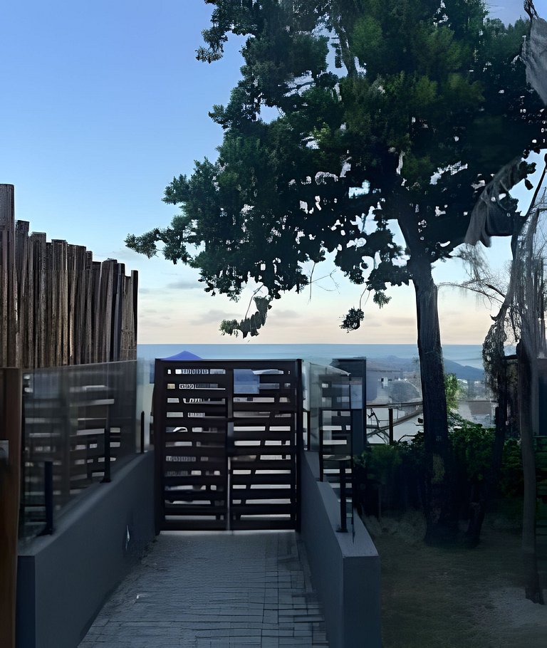 Camburi Decorada em Condomínio Pé na Areia