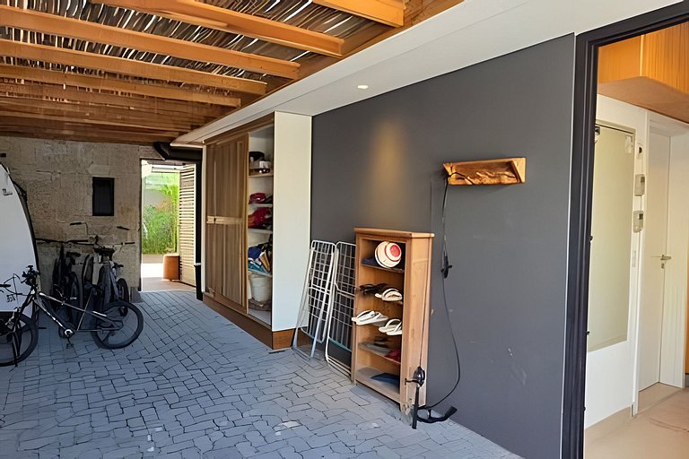 Camburi Decorada em Condomínio Pé na Areia