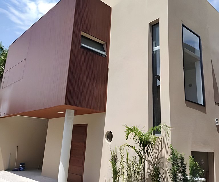 Casa Camburi IIII em condomínio 350m do mar