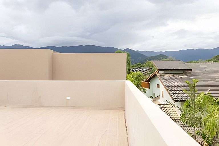 Casa Camburi IIII em condomínio 350m do mar