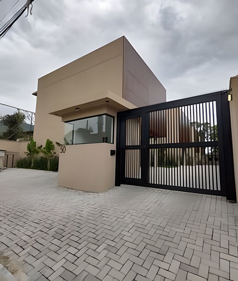 Casa Camburi IIII em condomínio 350m do mar