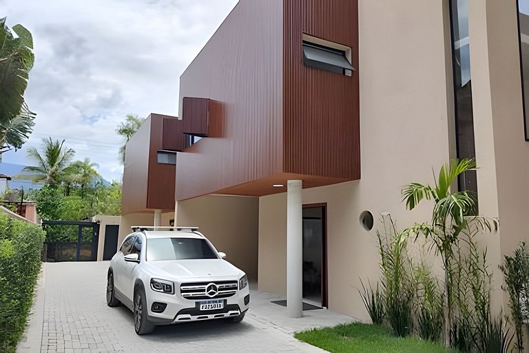 Casa Camburi II em condomínio 350m do mar
