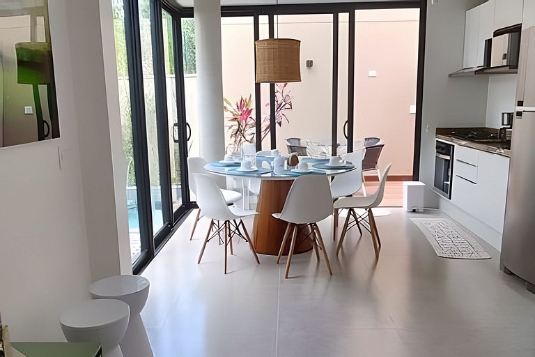 Casa Camburi II em condomínio 350m do mar