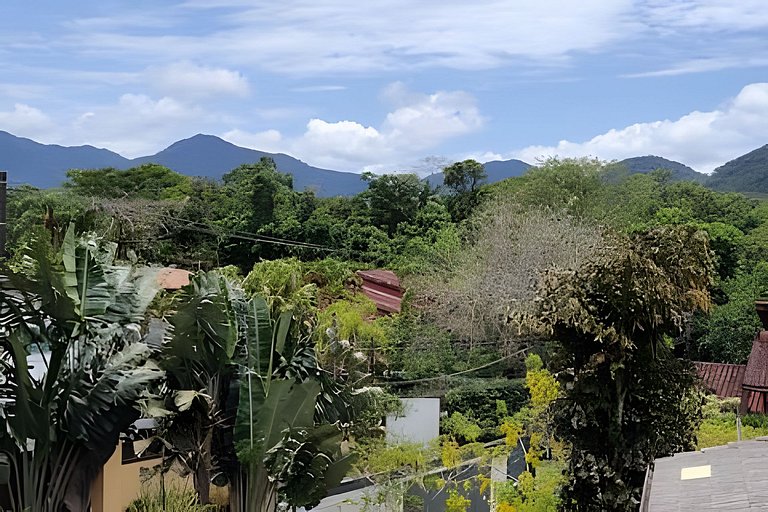 Casa Camburi II em condomínio 350m do mar