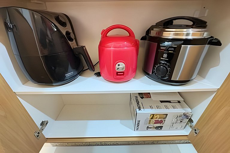 Apto varanda gourmet vista mar e serra. Ar cond.