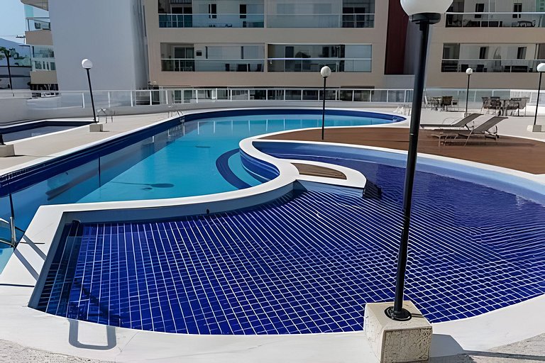 Apto varanda gourmet vista mar e serra. Ar cond.