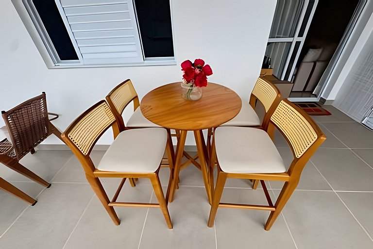 Apto varanda gourmet vista mar e serra. Ar cond.
