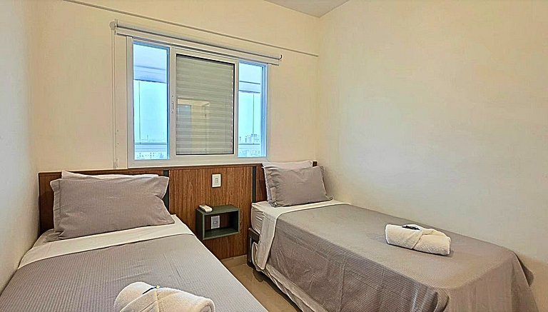 Apto varanda gourmet vista mar e serra. Ar cond.