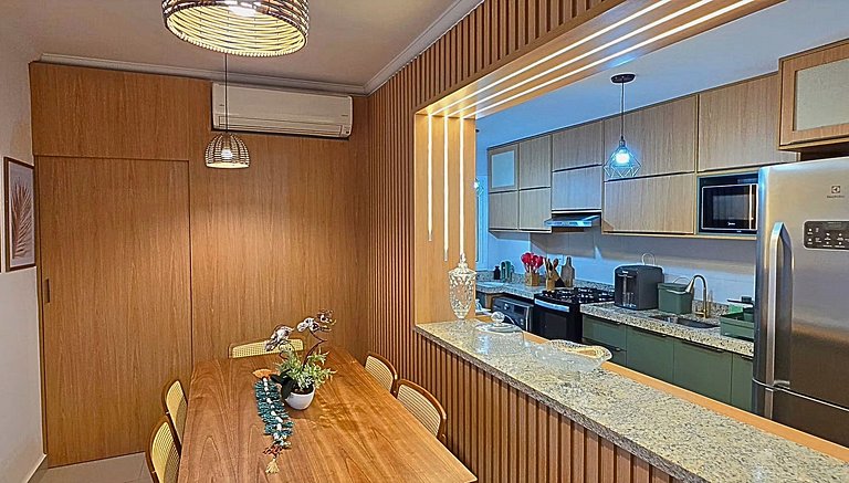 Apto varanda gourmet vista mar e serra. Ar cond.